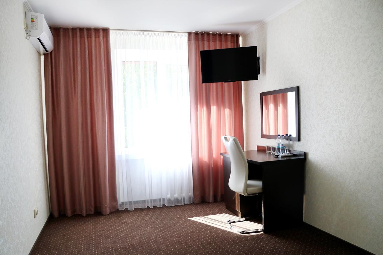 Hotel Tourist 리우네 외부 사진